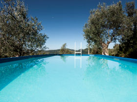 Tuscany farmhouse accommodation, Italy